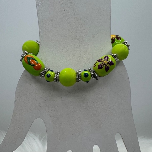 Large Beads Summer Floral Design Beaded  Beach Bracelet in Green - Picture 2 of 5